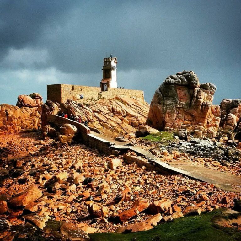 La côte de granit rose